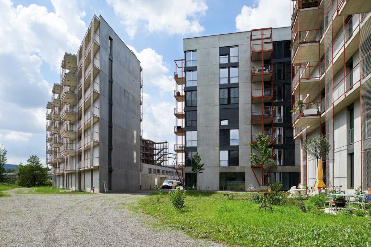 Quartierbesichtigung in Zwicky Süd, Dübendorf - Interview mit Lukas Bühlmann